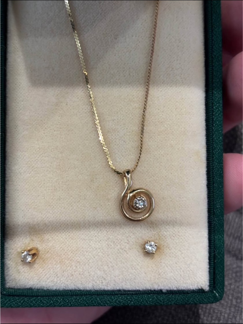 14k Gold diamond Pendant Necklace with earrings set - Gold